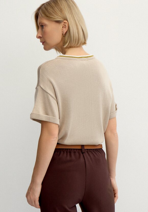 Футболка с отделкой по горловине шир.  580, рис. 4