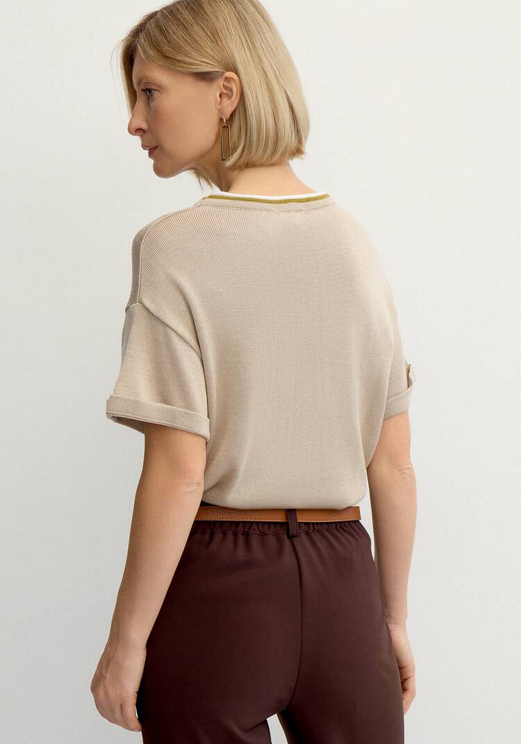 Футболка с отделкой по горловине шир.  750, рис. 4