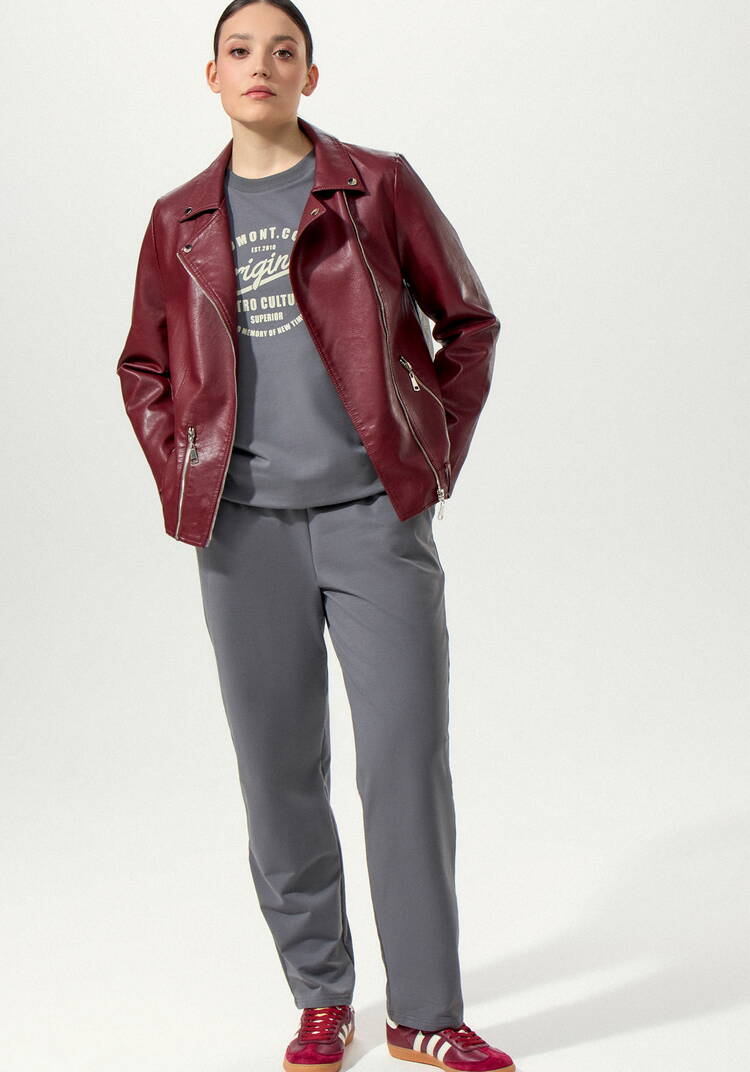 Костюм из брюк и свитшота с принтом на  груди шир.  750, рис. 8