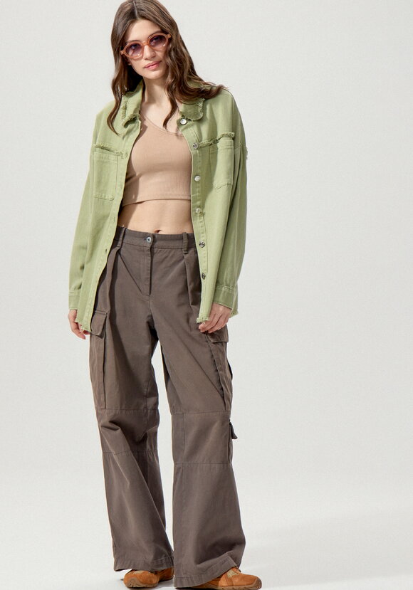 Джинсовая куртка с бахромой по краям шир.  580, рис. 18