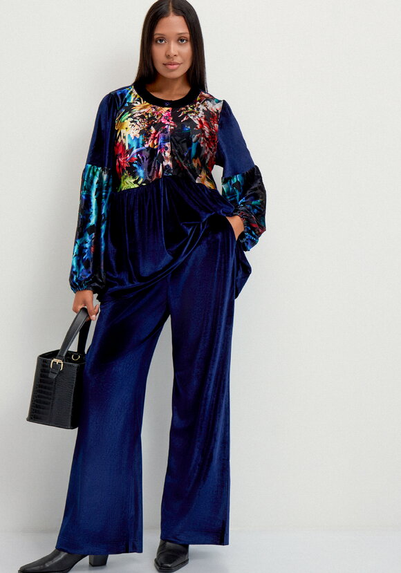 Брюки из велюра на резинке по поясу шир.  580, рис. 15