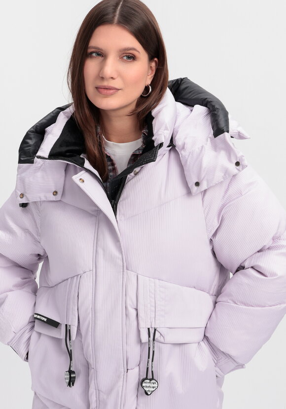 Пуховик с капюшоном и объемными карманами шир.  580, рис. 26