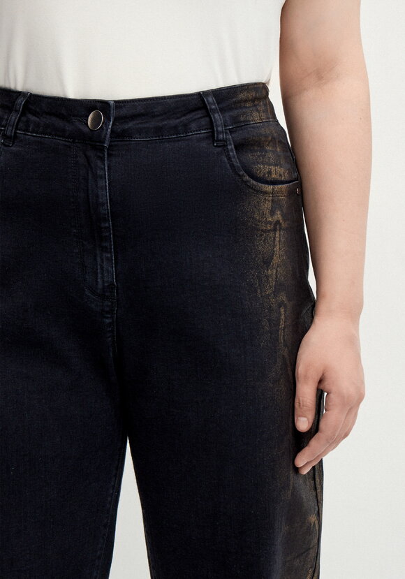 Джинсы со змеиным принтом и напылением шир.  580, рис. 12