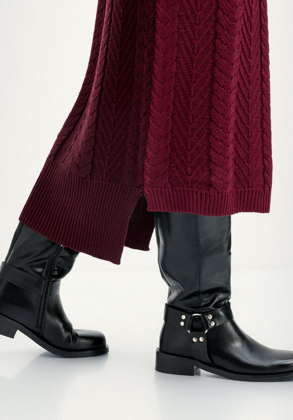 Платье двухцветное с фактурным рисунком шир.  580, рис. 21