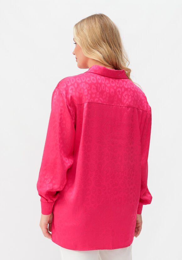 Рубашка атласная с анималистичным принтом шир.  580, рис. 10