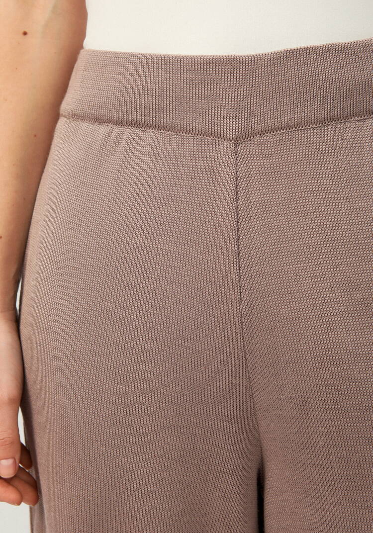 Брюки прямые свободной посадки на резинке шир.  750, рис. 14