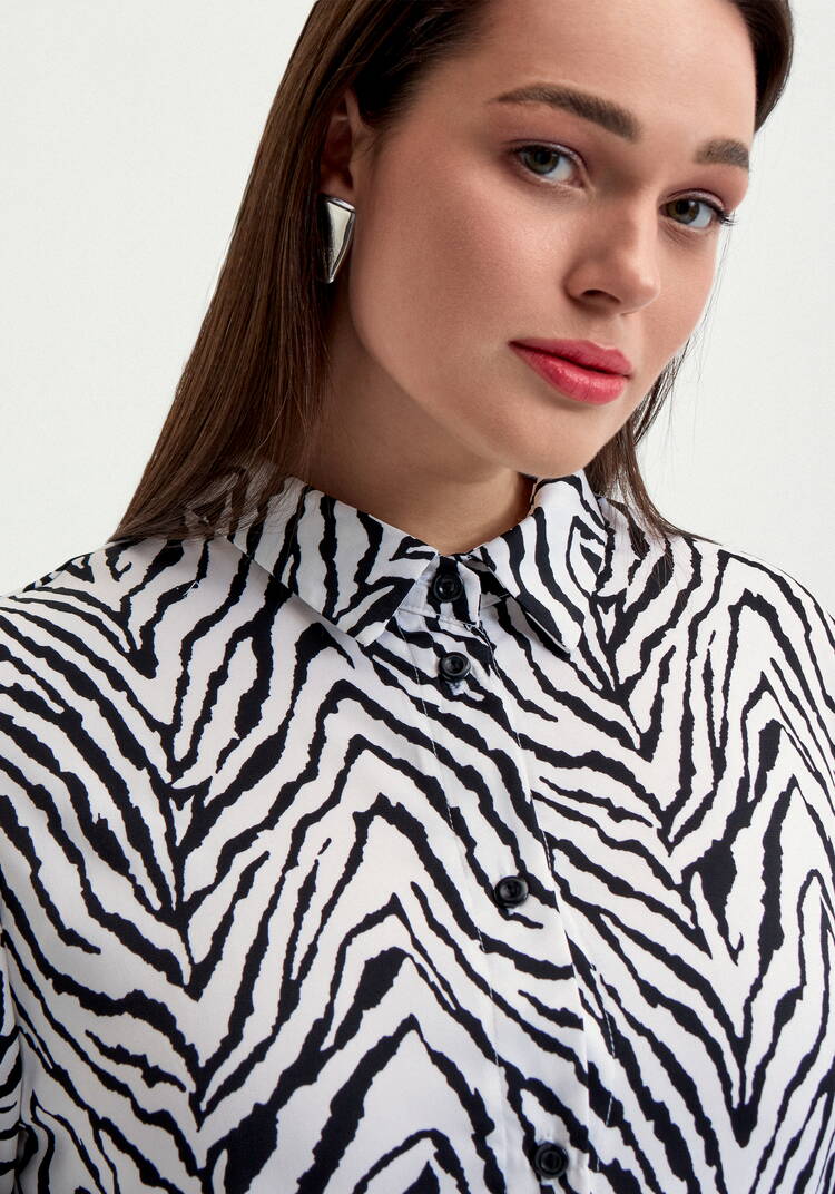 Блуза с анималистичным принтом на пуговицах шир.  750, рис. 14