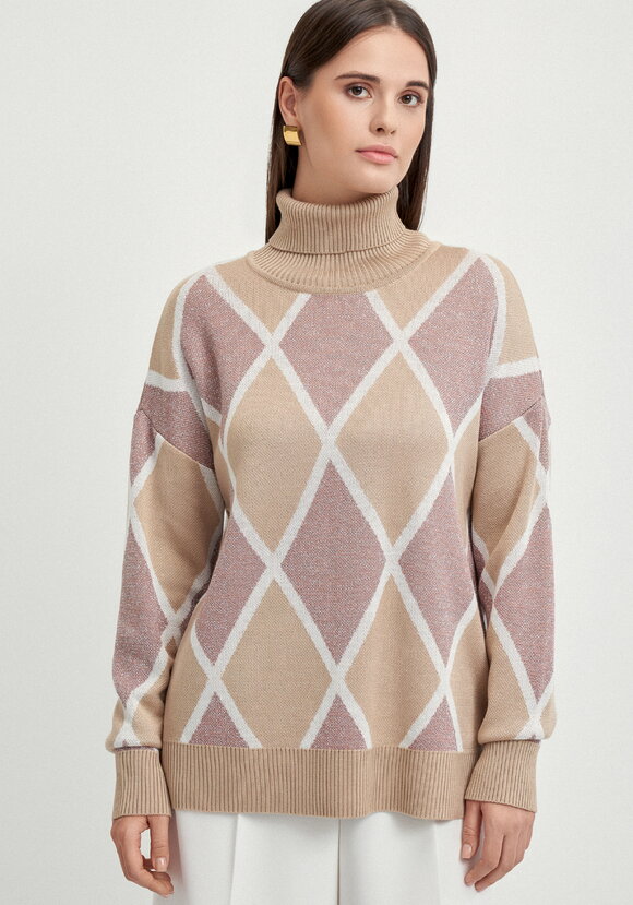 Свитер с рисунком ромбы и метанитью шир.  580, рис. 12