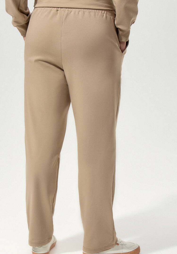 Костюм из брюк и свитшота с принтом на груди шир.  750, рис. 19