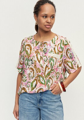 Блуза с лампасом из кружева по рукаву