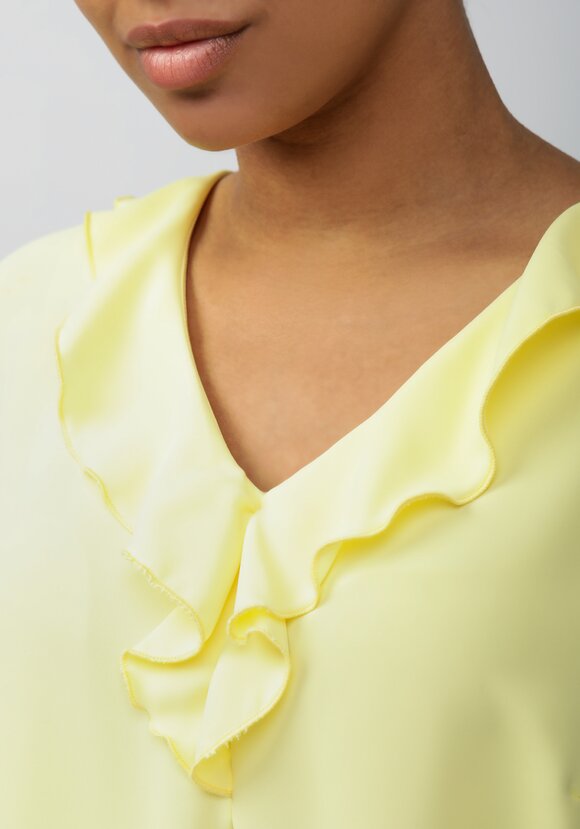 Блуза с коротким рукавом и рюшей шир.  580, рис. 5