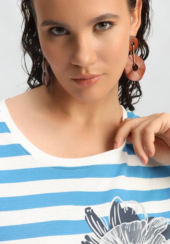 Лонгслив с цветами 3D шир.  580, рис. 30