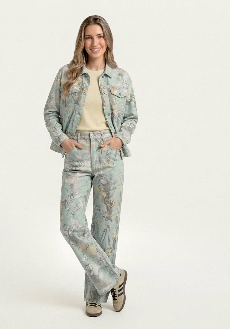 Джинсовая куртка с цветочными мотивами шир.  750, рис. 10