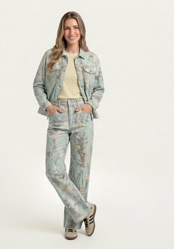 Джинсовая куртка с цветочными мотивами шир.  580, рис. 10