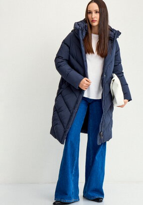 Пуховик стеганый свободного кроя с капюшоном