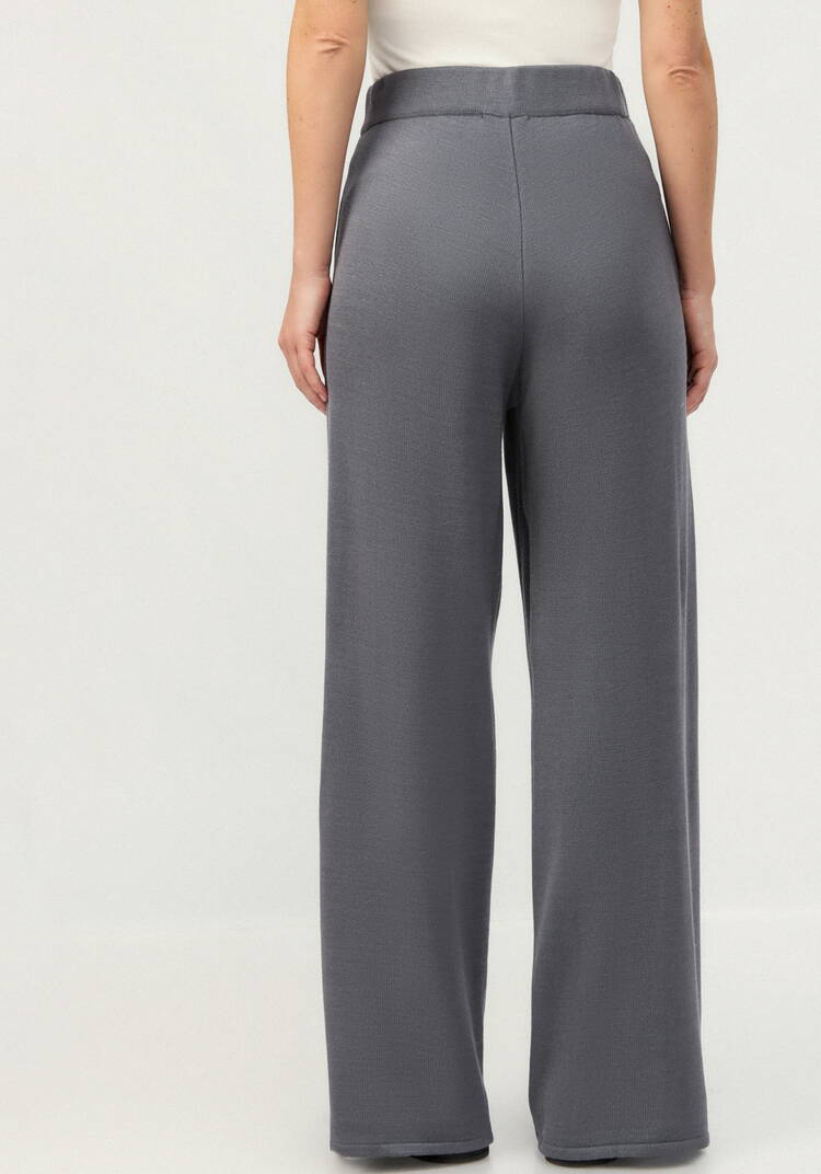 Брюки прямые свободной посадки на резинке шир.  750, рис. 18