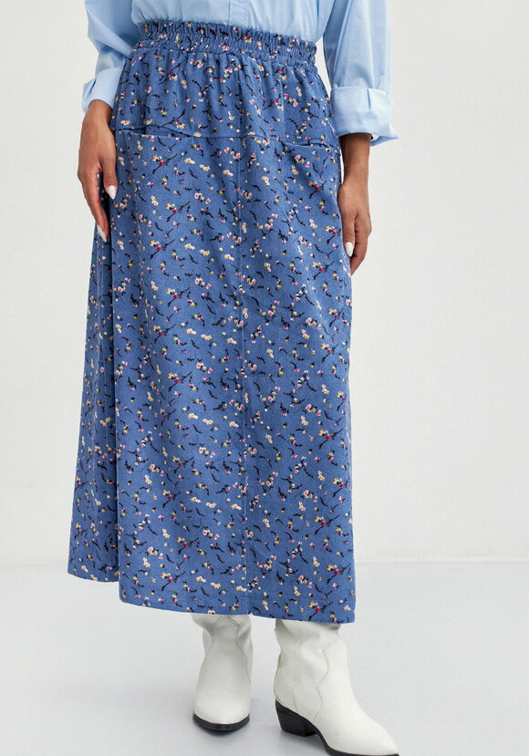 Юбка с оригинальными карманами впереди шир.  580, рис. 17