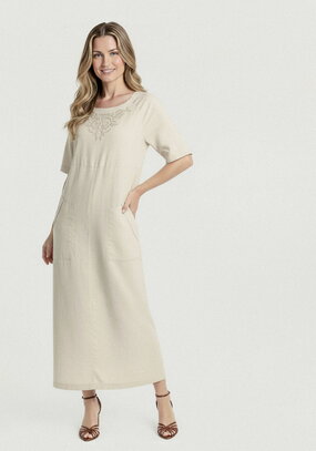 Платье из льна с вышивкой