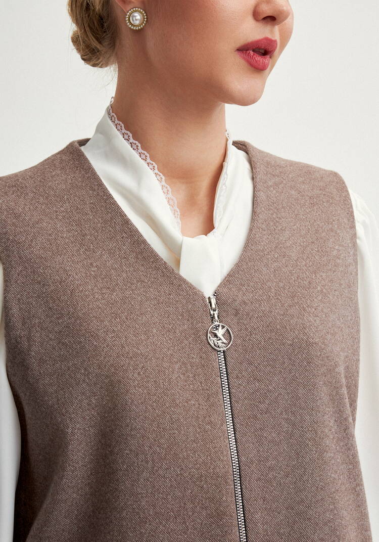 Жилет с боковыми пуговицами на молнии шир.  750, рис. 13