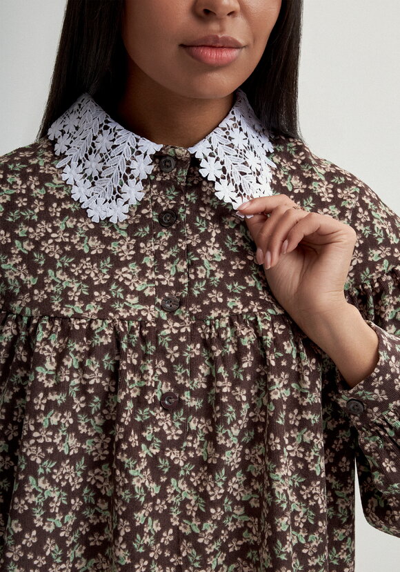 Блуза из микровельвета с ажурным воротником шир.  580, рис. 30