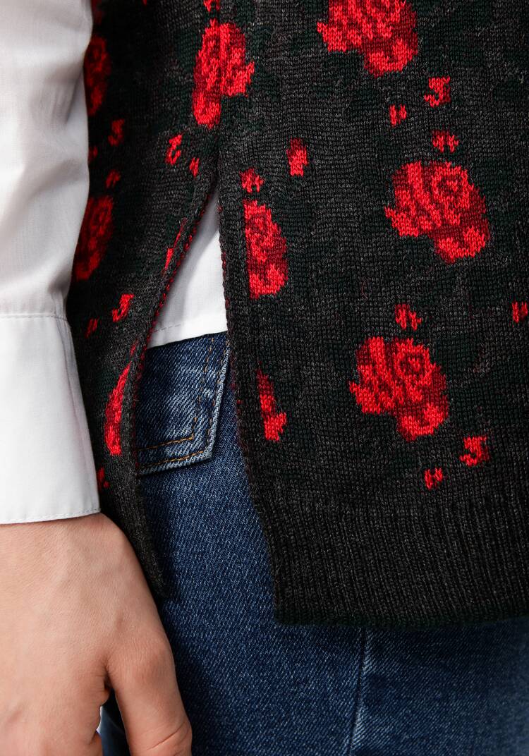 Жилет женский с цветочным рисунком шир.  750, рис. 39