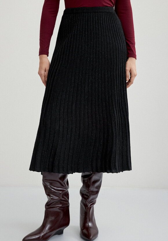 Юбка миди с метанитью шир.  580, рис. 37