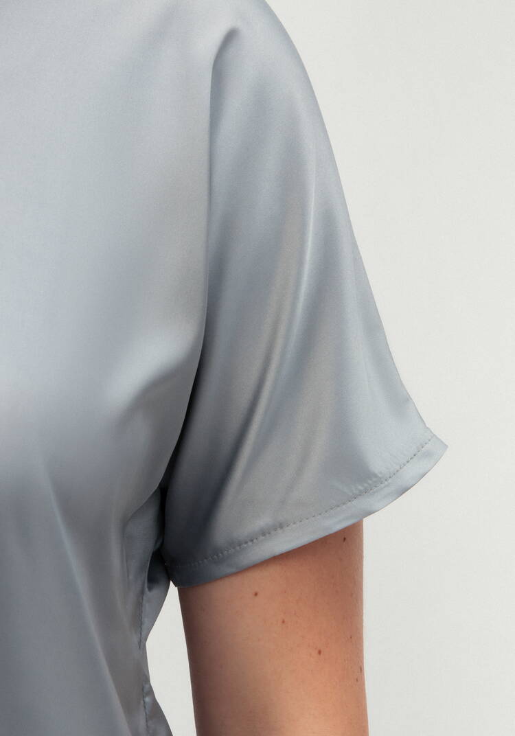 Блуза шелковая с V-образным вырезом шир.  750, рис. 31