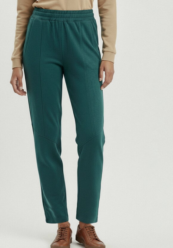 Брюки с фигурными рельефами шир.  580, рис. 4