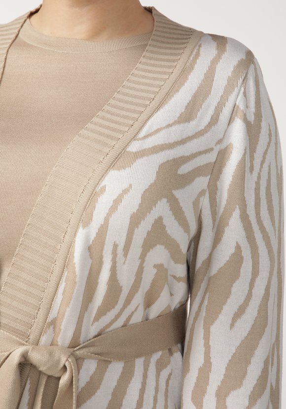 Кардиган с анималистическим рисунком и поясом шир.  580, рис. 4