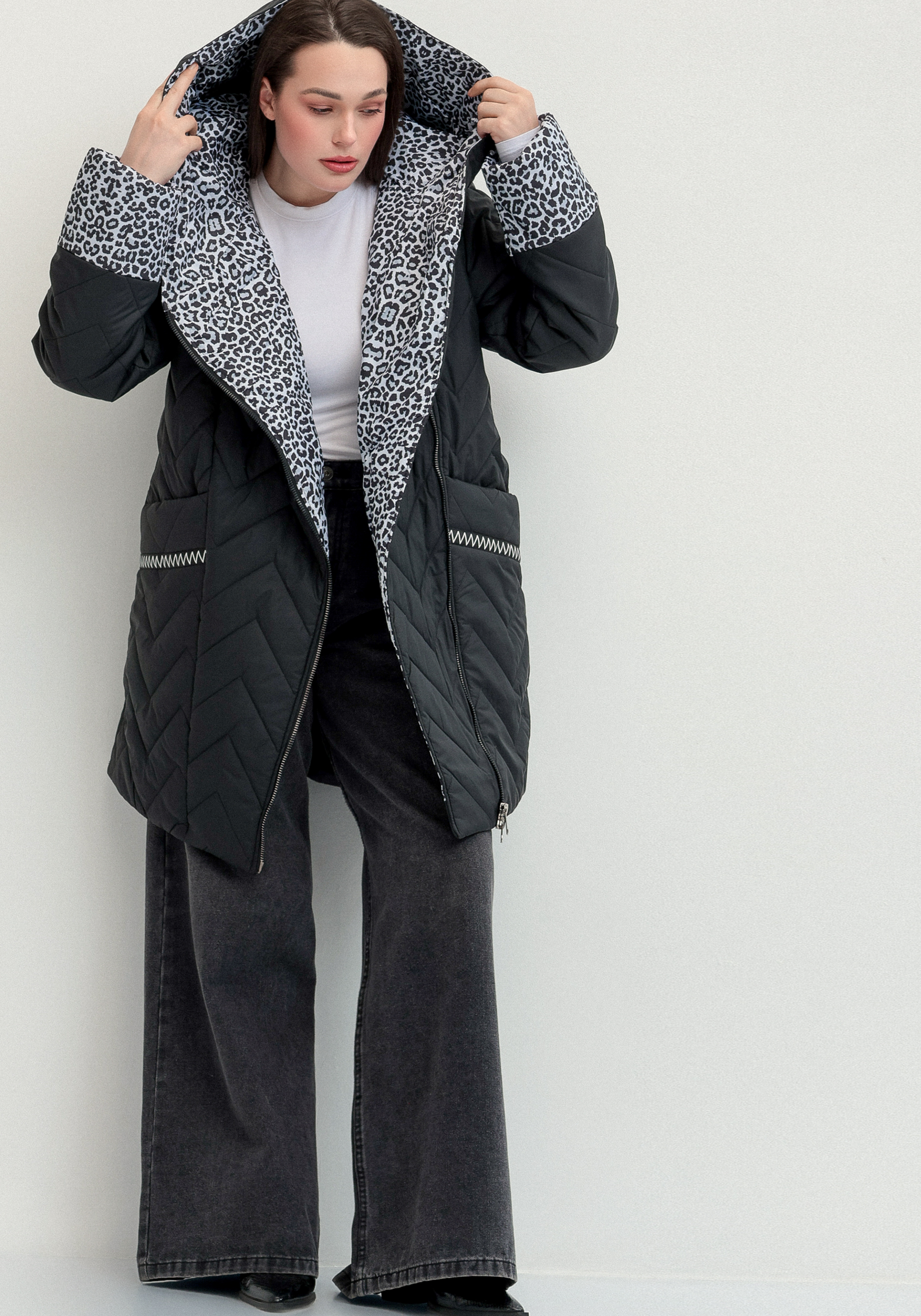 Куртка стеганая с анималистичным принтом