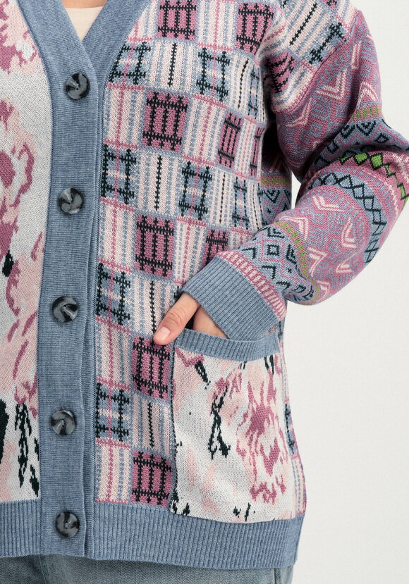 Кардиган жаккардовый с рисунком на пуговицах шир.  580, рис. 22