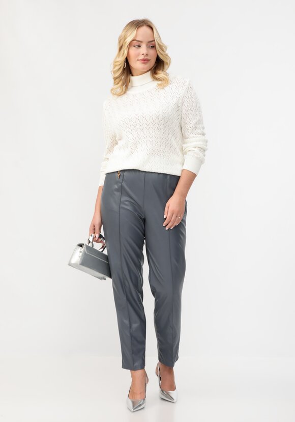 Брюки из экокожи со стрелками шир.  580, рис. 19