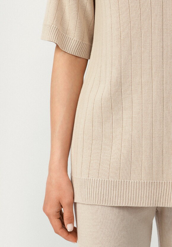 Поло удлиненное с вертикальной полосой шир.  580, рис. 6