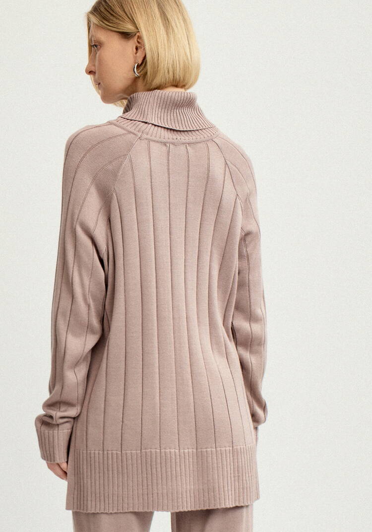 Джемпер удлиненный по спинке с высоким горлом шир.  750, рис. 10