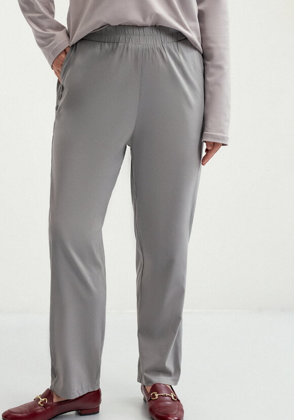 Брюки зауженные с декором из пуговиц шир.  580, рис. 18