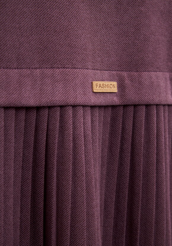 Платье-рубашка с плиссированной спинкой шир.  580, рис. 32