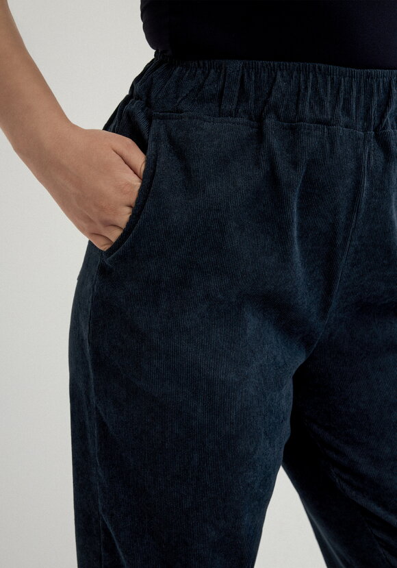 Брюки из микровельвета с комфортным поясом шир.  580, рис. 13