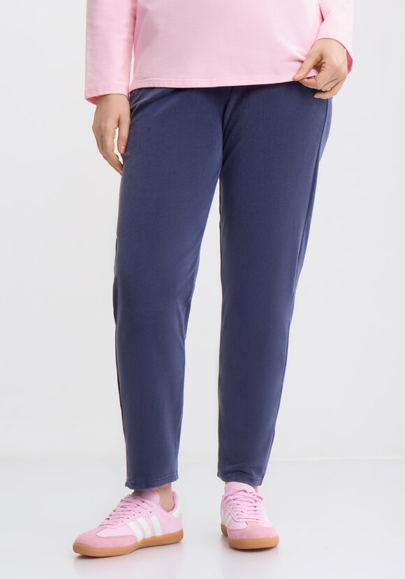 Брюки велюровые прямые на резинке по поясу шир.  580, рис. 38