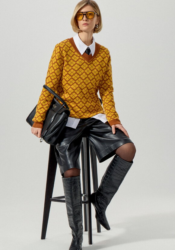 Джемпер женский с V-образным вырезом шир.  580, рис. 22