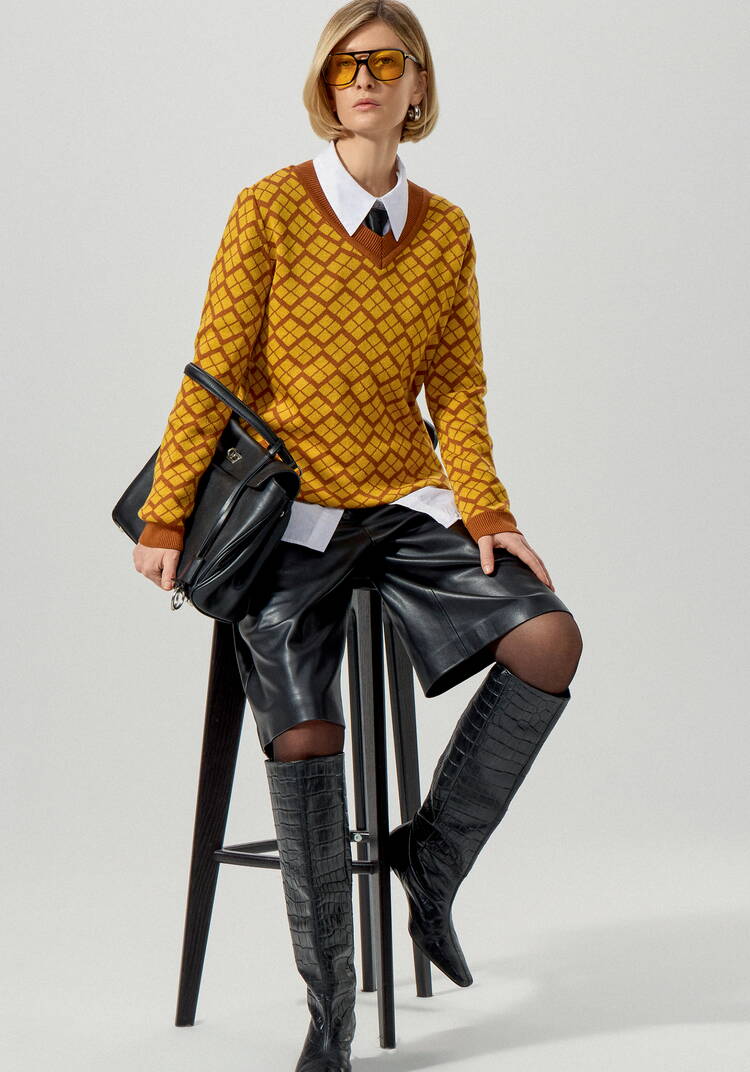 Джемпер женский с V-образным вырезом шир.  750, рис. 22