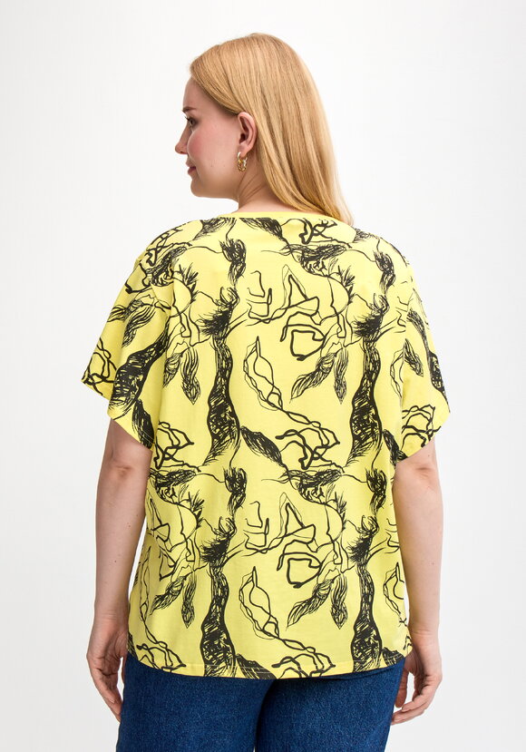 Блуза с оригинальным принтом и стразами шир.  580, рис. 31