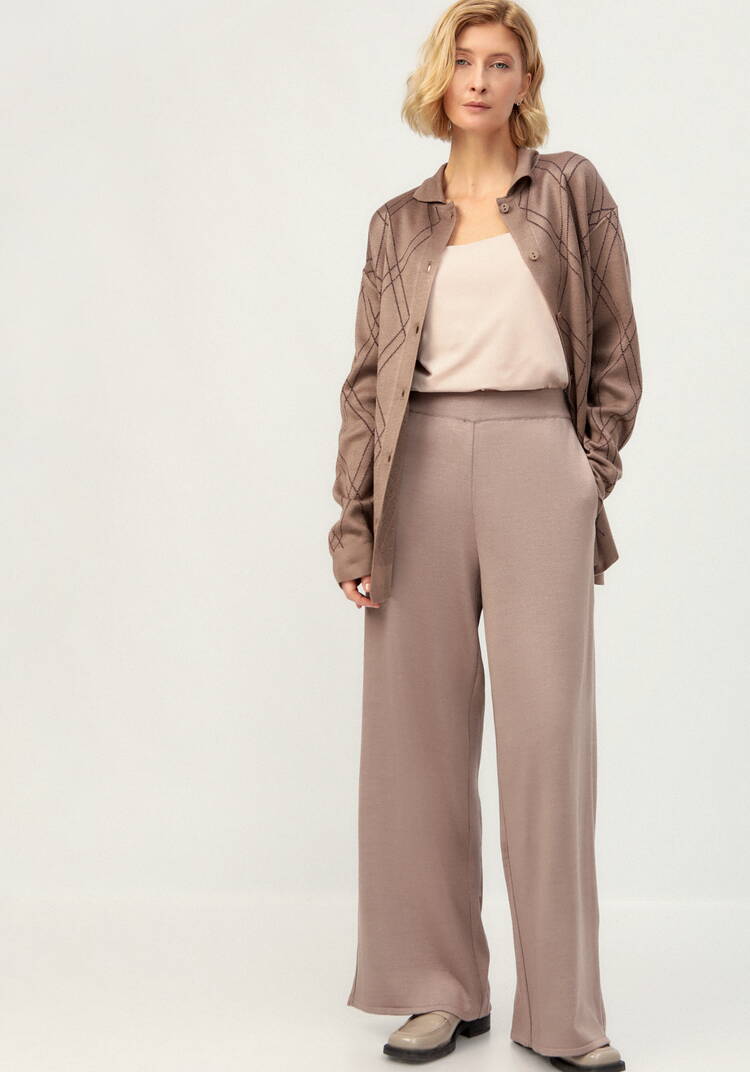 Брюки прямые свободной посадки на резинке шир.  750, рис. 15