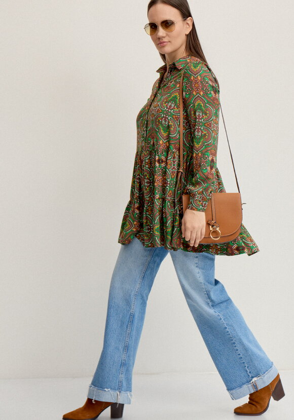 Блуза А-силуэта с ярусами шир.  580, рис. 28