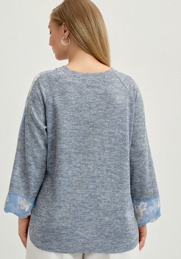 Джемпер с цветочными вставками по рукавам шир.  580, рис. 3