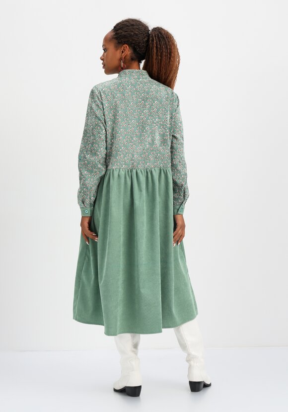 Платье комбинированное с воротником-стойкой шир.  580, рис. 27