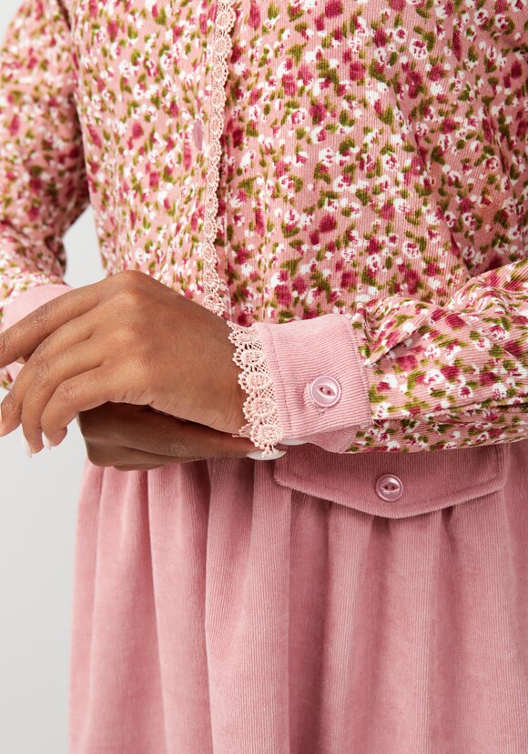 Платье из комбинированной вельветовой ткани шир.  580, рис. 5