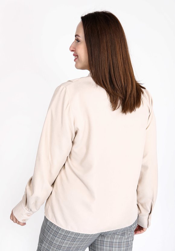 Блуза с V-вырезом горловины шир.  580, рис. 10