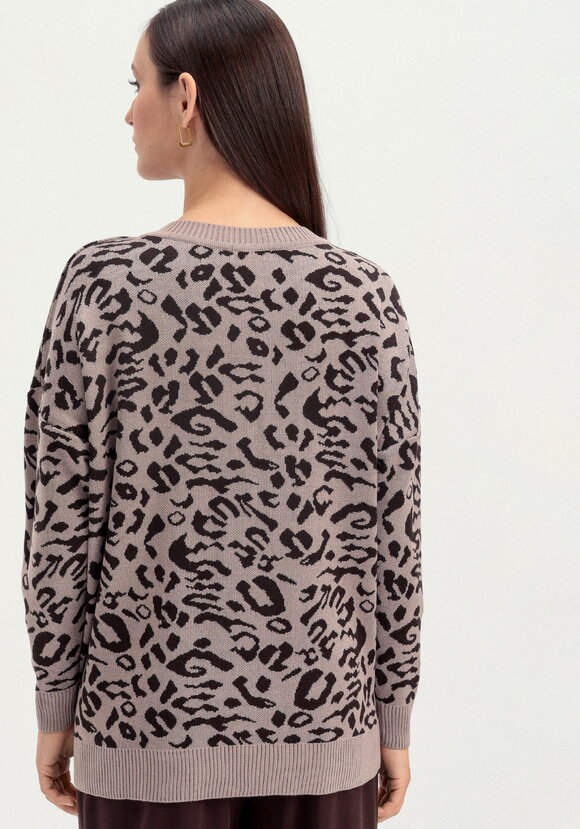 Джемпер с леопардовым принтом шир.  580, рис. 11