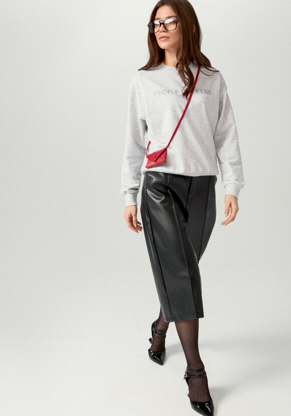 Свитшот с леттерингом на груди шир.  580, рис. 11