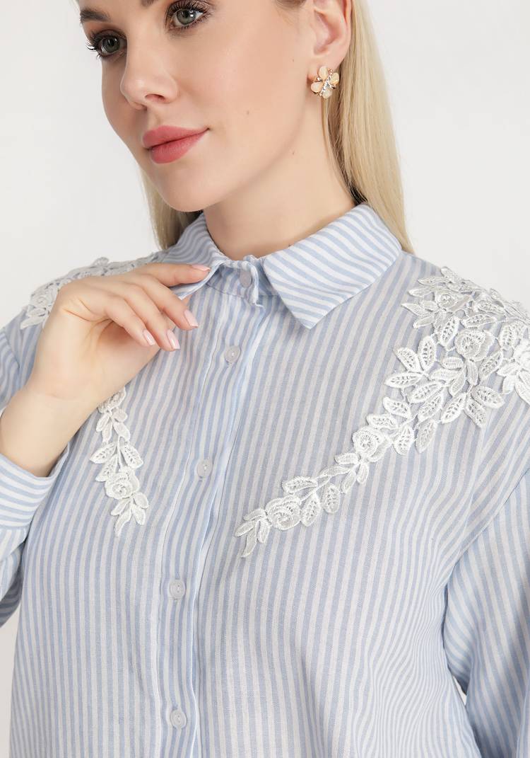 Рубашка в полоску с цветочной нашивкой шир.  750, рис. 5